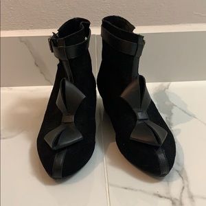 Dalia booties by JOY FOLIE | size Youth 1 Girls